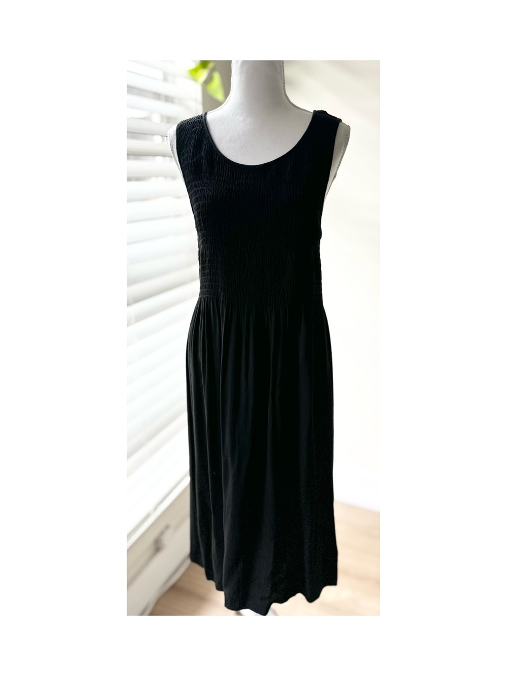 Black Sleeveless Smocked Waist Midi Dress
